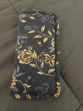 Quilted Floral Eyewear Case - Navy Floral